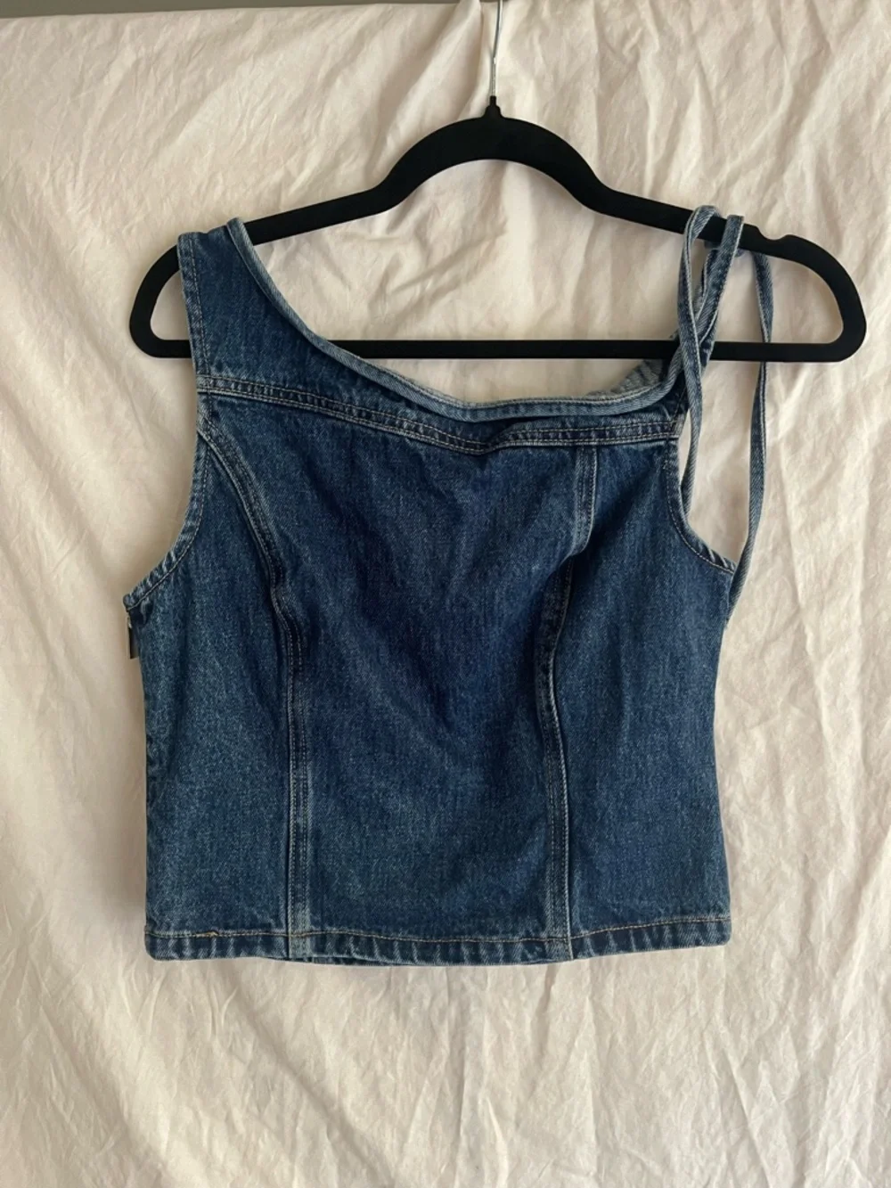 MESHKI Off-the-Shoulder Denim Top Asymmetrical Crop Side Tie Edge Y2K Size Small - Picture 3 of 13